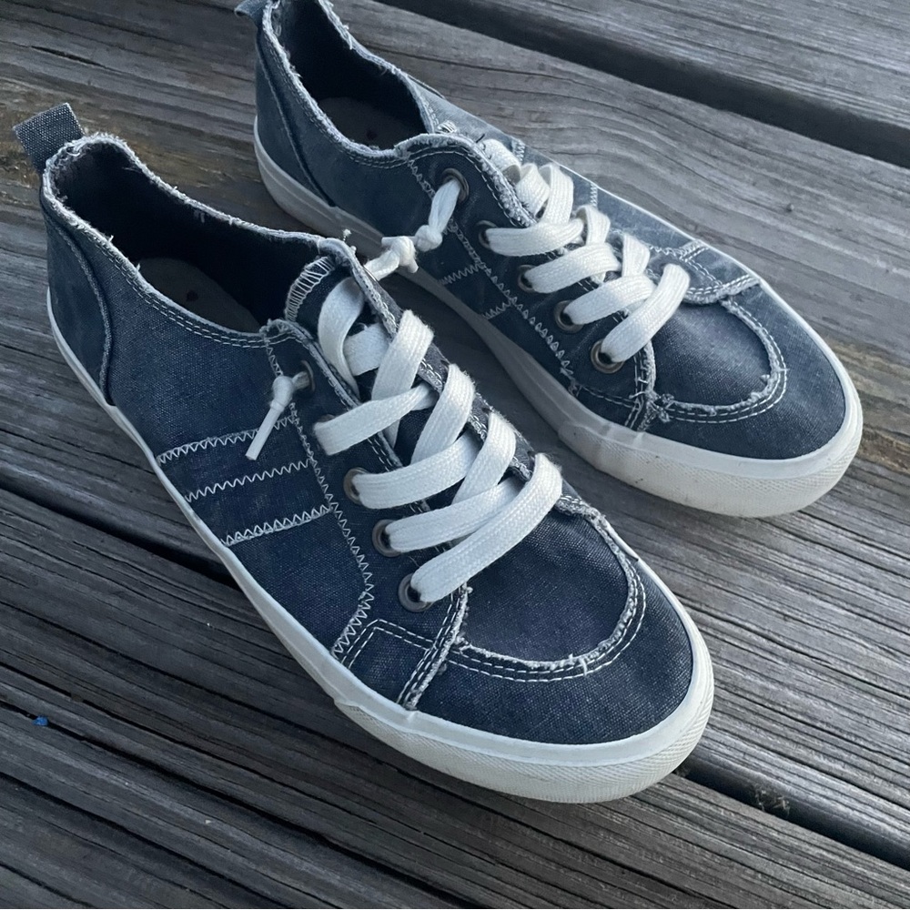 Jellypop Blue Denim Stone Wash Casual Low Top Sneakers Athletic Shoes 7.5 Kory